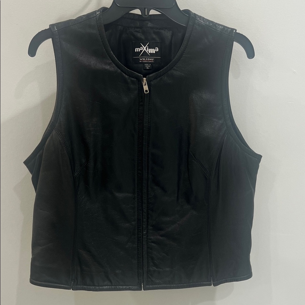 Wilson’s Women's Sleek Black Leather vest